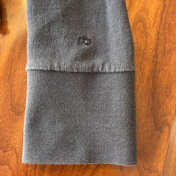 Rag and Bone cold shoulder sweatshirt. Long sleeves with wide cuffs. - Picture 3 of 9